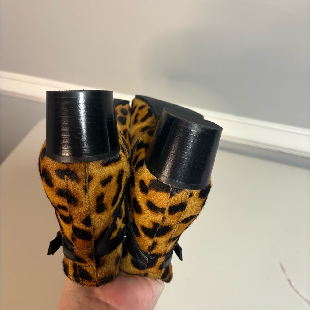 Talbots Dakota Calf Hair Leopard Ankle Boots – Size 8.5 | Block Heel - Picture 11 of 11